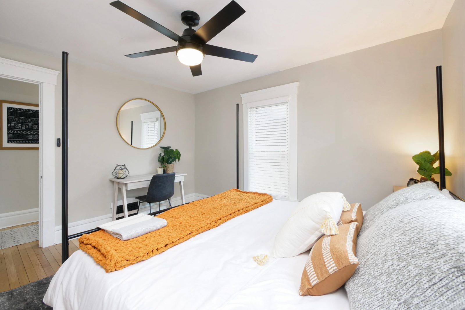 Discover Your Dream Getaway: Vacation Rental Flyer